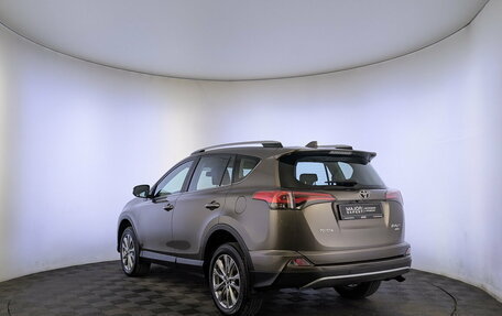 Toyota RAV4, 2018 год, 2 630 000 рублей, 7 фотография