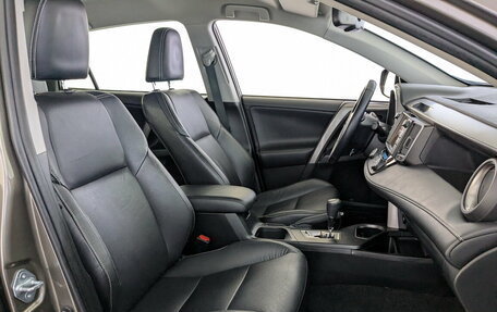 Toyota RAV4, 2018 год, 2 630 000 рублей, 24 фотография