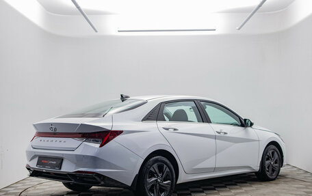 Hyundai Elantra, 2021 год, 2 120 000 рублей, 5 фотография