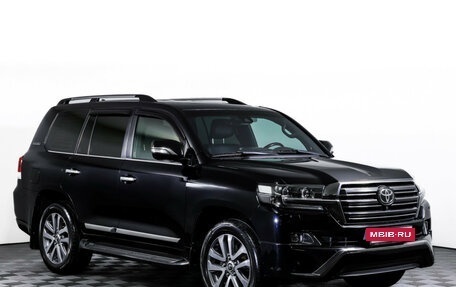 Toyota Land Cruiser 200, 2017 год, 6 590 000 рублей, 3 фотография