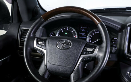 Toyota Land Cruiser 200, 2017 год, 6 590 000 рублей, 14 фотография