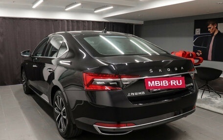 Skoda Superb III рестайлинг, 2025 год, 3 200 000 рублей, 6 фотография