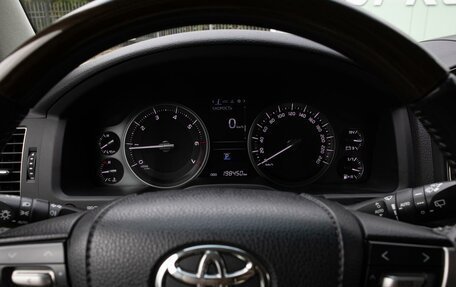 Toyota Land Cruiser 200, 2015 год, 4 999 000 рублей, 21 фотография