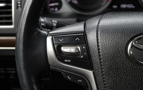 Toyota Land Cruiser 200, 2015 год, 4 999 000 рублей, 23 фотография