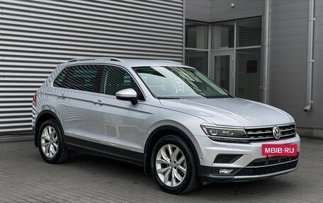 Volkswagen Tiguan II, 2018 год, 3 050 000 рублей, 3 фотография
