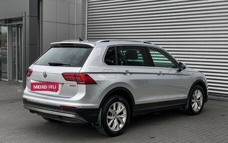 Volkswagen Tiguan II, 2018 год, 3 050 000 рублей, 6 фотография