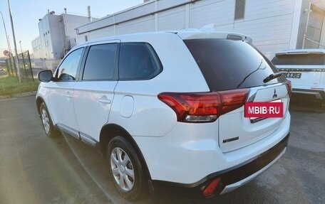 Mitsubishi Outlander III рестайлинг 3, 2017 год, 1 449 000 рублей, 7 фотография