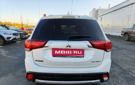 Mitsubishi Outlander III рестайлинг 3, 2017 год, 1 449 000 рублей, 6 фотография