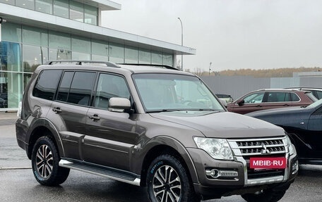 Mitsubishi Pajero IV, 2015 год, 2 397 000 рублей, 3 фотография