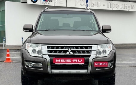 Mitsubishi Pajero IV, 2015 год, 2 397 000 рублей, 2 фотография