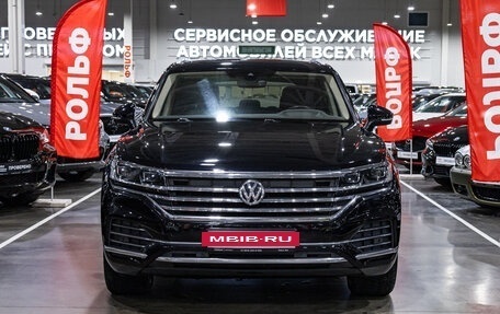 Volkswagen Touareg III, 2018 год, 4 390 000 рублей, 3 фотография
