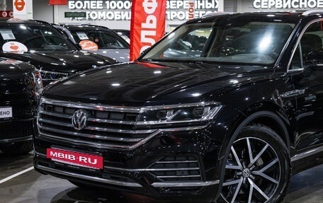 Volkswagen Touareg III, 2018 год, 4 390 000 рублей, 2 фотография