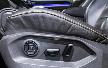Volkswagen Touareg III, 2018 год, 4 390 000 рублей, 22 фотография