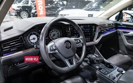 Volkswagen Touareg III, 2018 год, 4 390 000 рублей, 14 фотография