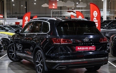 Volkswagen Touareg III, 2018 год, 4 390 000 рублей, 9 фотография