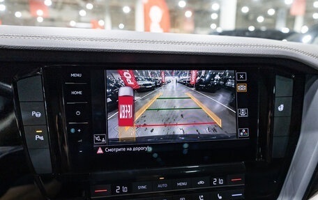 Volkswagen Touareg III, 2018 год, 4 390 000 рублей, 17 фотография