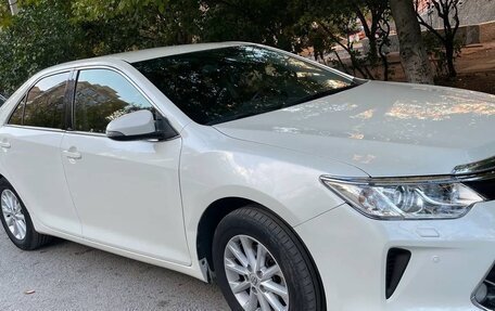 Toyota Camry, 2017 год, 1 900 000 рублей, 4 фотография