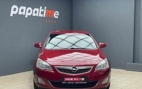 Opel Astra J, 2011 год, 675 000 рублей, 2 фотография