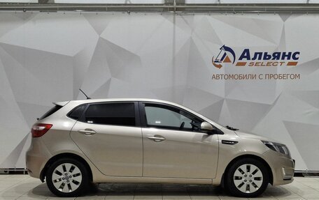 KIA Rio III рестайлинг, 2013 год, 860 000 рублей, 2 фотография