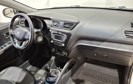 KIA Rio III рестайлинг, 2013 год, 860 000 рублей, 12 фотография