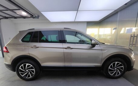 Volkswagen Tiguan II, 2018 год, 3 150 000 рублей, 5 фотография