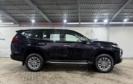 Mitsubishi Pajero Sport III рестайлинг, 2020 год, 4 349 000 рублей, 6 фотография