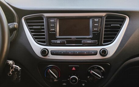 Hyundai Solaris II рестайлинг, 2018 год, 1 090 000 рублей, 18 фотография