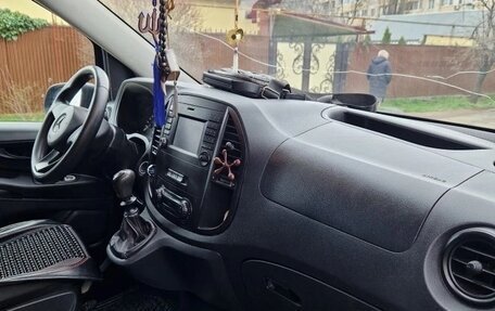 Mercedes-Benz Vito, 2018 год, 2 500 000 рублей, 2 фотография