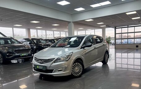 Hyundai Solaris II рестайлинг, 2015 год, 830 000 рублей, 1 фотография