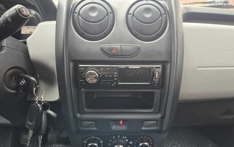 Renault Duster I рестайлинг, 2017 год, 865 000 рублей, 12 фотография