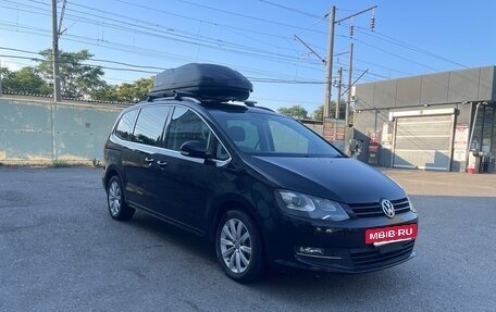 Volkswagen Sharan II, 2012 год, 1 240 000 рублей, 2 фотография