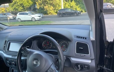 Volkswagen Sharan II, 2012 год, 1 240 000 рублей, 28 фотография
