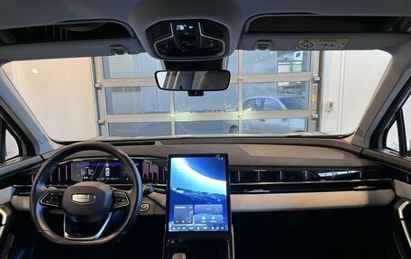 Geely Atlas, 2023 год, 2 740 000 рублей, 9 фотография