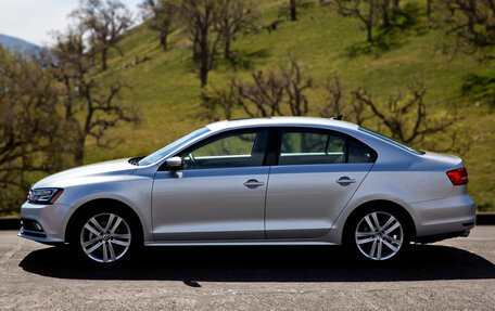 Volkswagen Jetta VI, 2015 год, 999 000 рублей, 2 фотография