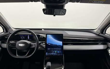 Geely Atlas, 2024 год, 2 910 000 рублей, 18 фотография