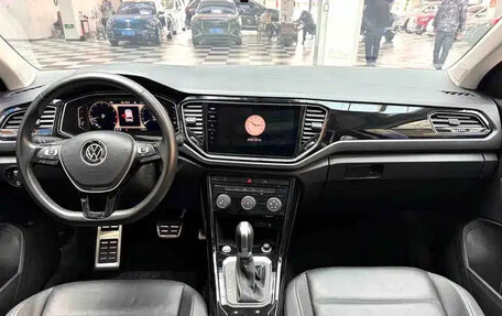 Volkswagen T-Roc I, 2022 год, 1 250 000 рублей, 9 фотография