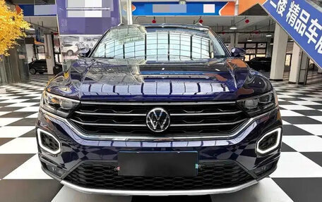 Volkswagen T-Roc I, 2022 год, 1 250 000 рублей, 2 фотография