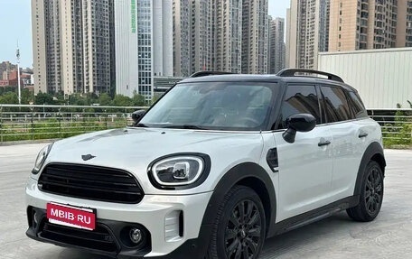 MINI Countryman II (F60), 2023 год, 1 900 000 рублей, 1 фотография