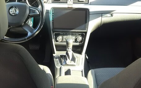 Skoda Superb III рестайлинг, 2014 год, 1 350 000 рублей, 16 фотография