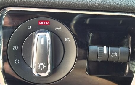 Skoda Superb III рестайлинг, 2014 год, 1 350 000 рублей, 22 фотография