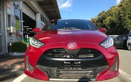 Toyota Yaris, 2023 год, 1 180 000 рублей, 2 фотография