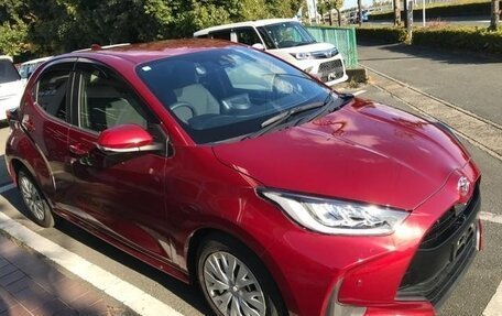 Toyota Yaris, 2023 год, 1 180 000 рублей, 5 фотография