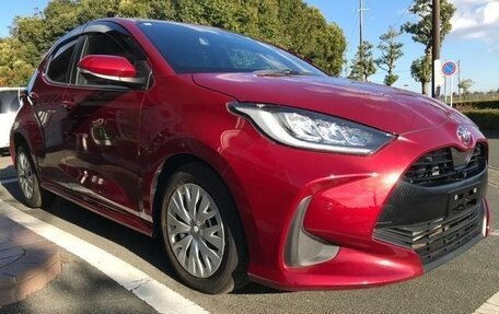 Toyota Yaris, 2023 год, 1 180 000 рублей, 4 фотография