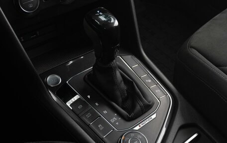 Volkswagen Tiguan II, 2017 год, 3 109 000 рублей, 13 фотография