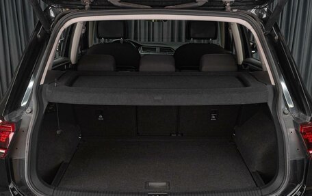 Volkswagen Tiguan II, 2017 год, 3 109 000 рублей, 19 фотография