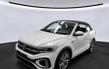 Volkswagen T-Roc I, 2023 год, 2 682 000 рублей, 1 фотография