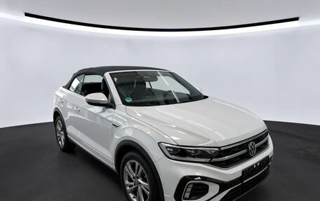 Volkswagen T-Roc I, 2023 год, 2 682 000 рублей, 3 фотография