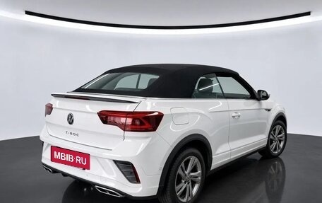 Volkswagen T-Roc I, 2023 год, 2 682 000 рублей, 2 фотография