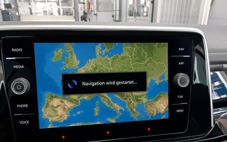 Volkswagen T-Roc I, 2023 год, 2 682 000 рублей, 9 фотография