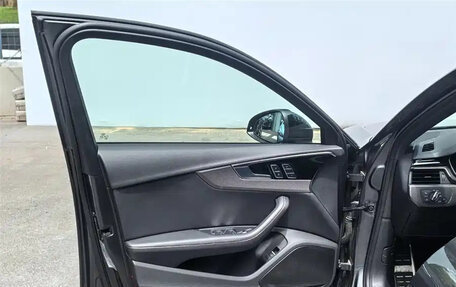 Audi A4, 2024 год, 4 100 000 рублей, 10 фотография